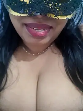 Snapshot of chubby_wife chatting on 10.02.25 chubby wife online show from 10.02.25