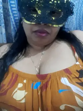 Snapshot of chubby_wife chatting on 10.21.25 chubby wife online show from 10.21.25