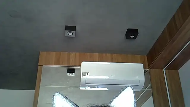 Skinny-Kitten online show from 10.05.25