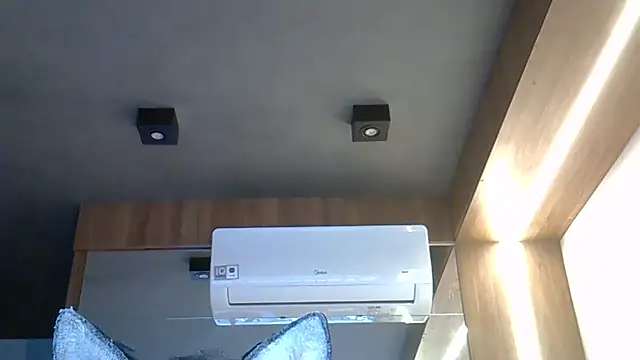 Skinny-Kitten online show from 10.29.25