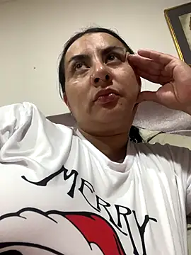 Abril Luv online show from 10.10.25