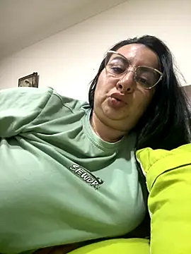 Abril Luv online show from 12.02.25