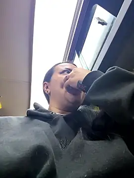 Abril Luv online show from 01.09.26