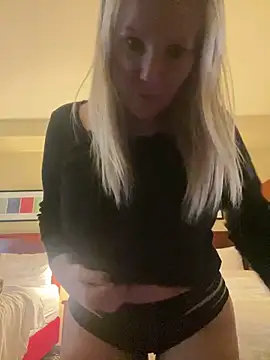 Snapshot of Sexual_Lovable_Doll chatting on 11.03.25 Sexual Lovable Doll online show from 11.03.25