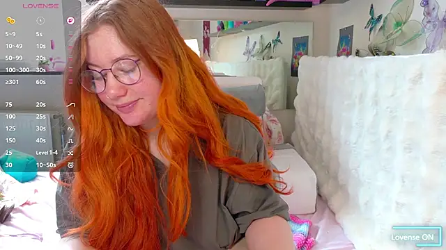 Snapshot of FluffyRainbowKity chatting on 05.17.26 FluffyRainbowKity online show from 05.17.26