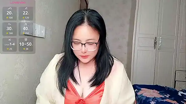 Snapshot of Vivianangn-e chatting on 06.11.26 Vivianangn-e online show from 06.11.26