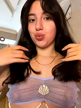 Snapshot of Tasty_Nora chatting on 11.13.25 Tasty Nora online show from 11.13.25