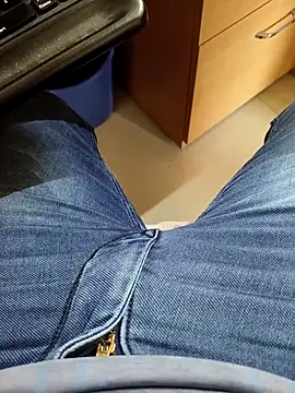 adicma123 online show from 11.21.25