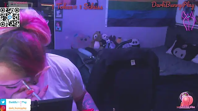 Snapshot of DarkBunnyPlay chatting on 09.14.25 DarkBunnyPlay online show from 09.14.25