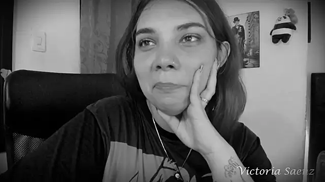 victoriaasaenz  online show from 02.12.25