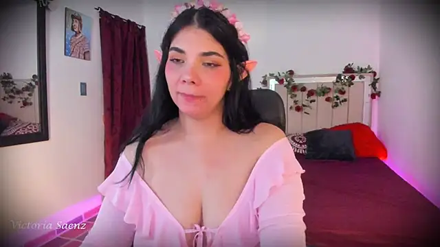 victoriaasaenz  online show from 02.15.26