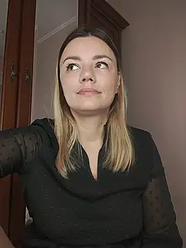 KrissSexi online show from 10.30.25