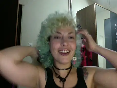 Snapshot of MariLouM chatting on 07.01.26 MariLouM online show from 07.01.26