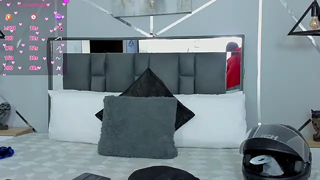 Snapshot of ZiaCalifa chatting on 01.24.25 ZiaCalifa online show from 01.24.25