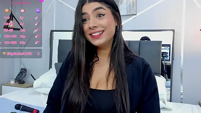 Snapshot of ZiaCalifa chatting on 03.07.25 ZiaCalifa online show from 03.07.25