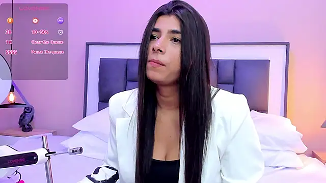 Snapshot of ZiaCalifa chatting on 09.19.25 ZiaCalifa online show from 09.19.25