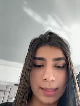 Snapshot of ZiaCalifa chatting on 10.19.25 ZiaCalifa online show from 10.19.25