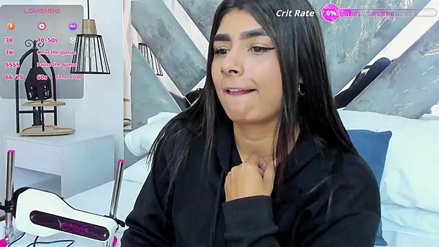 Snapshot of ZiaCalifa chatting on 10.31.25 ZiaCalifa online show from 10.31.25