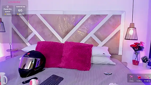 ZiaCalifa online show from 04.13.26