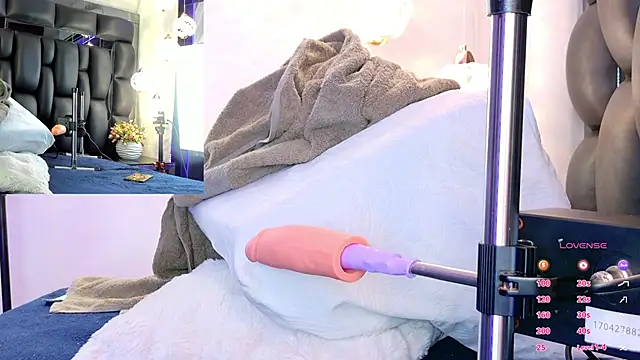 Snapshot of NathaxaLeans chatting on 01.21.25 NathaxaLeans online show from 01.21.25