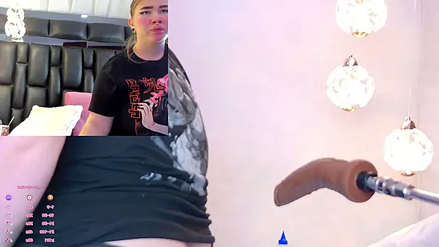 Snapshot of NathaxaLeans chatting on 01.31.25 NathaxaLeans online show from 01.31.25