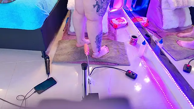 Snapshot of NathaxaLeans chatting on 02.13.25 NathaxaLeans online show from 02.13.25