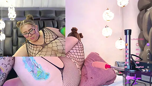 Snapshot of NathaxaLeans chatting on 02.28.25 NathaxaLeans online show from 02.28.25