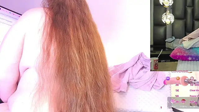 Snapshot of NathaxaLeans chatting on 03.10.25 NathaxaLeans online show from 03.10.25