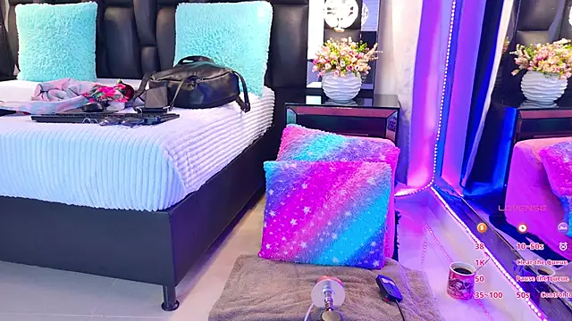 Snapshot of NathaxaLeans chatting on 03.12.25 NathaxaLeans online show from 03.12.25