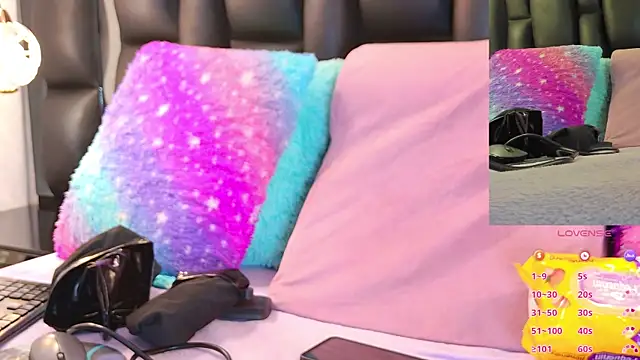 Snapshot of NathaxaLeans chatting on 03.14.25 NathaxaLeans online show from 03.14.25