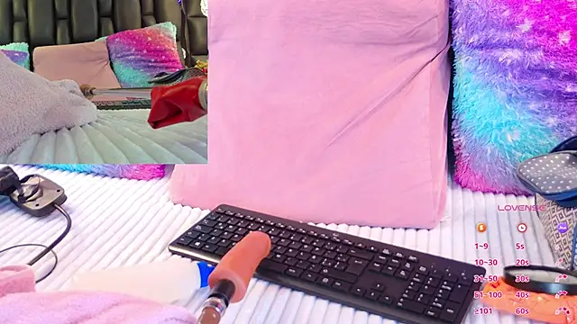 Snapshot of NathaxaLeans chatting on 03.17.25 NathaxaLeans online show from 03.17.25