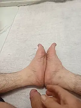 Hardapple01 online show from 03.16.26