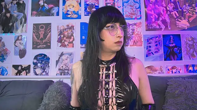 snowblack  online show from 11.11.25