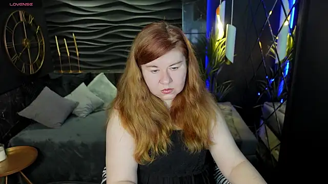 Snapshot of Mrs_Emilia chatting on 12.06.24 Mrs Emilia online show from 12.06.24