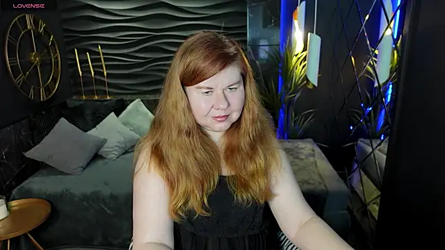 Snapshot of Mrs_Emilia chatting on 12.06.24 Mrs Emilia online show from 12.06.24