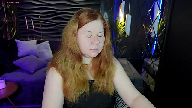 Snapshot of Mrs_Emilia chatting on 12.06.24 Mrs Emilia online show from 12.06.24