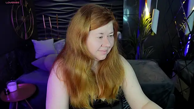 Snapshot of Mrs_Emilia chatting on 12.07.24 Mrs Emilia online show from 12.07.24