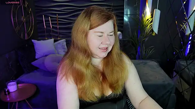 Snapshot of Mrs_Emilia chatting on 12.08.24 Mrs Emilia online show from 12.08.24