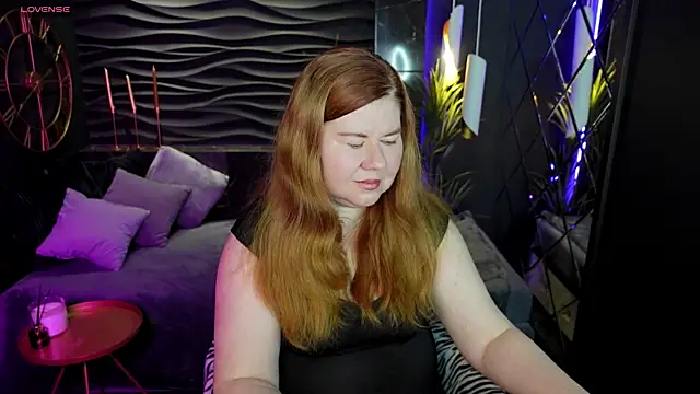 Snapshot of Mrs_Emilia chatting on 12.09.24 Mrs Emilia online show from 12.09.24