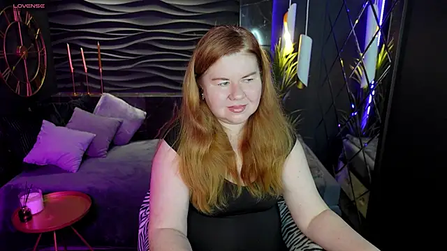 Snapshot of Mrs_Emilia chatting on 12.09.24 Mrs Emilia online show from 12.09.24