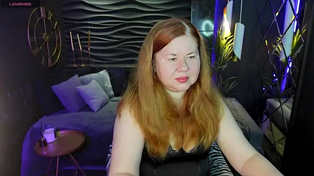 Snapshot of Mrs_Emilia chatting on 12.13.24 Mrs Emilia online show from 12.13.24