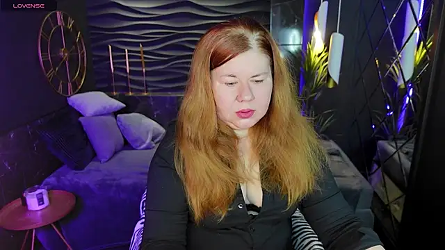 Snapshot of Mrs_Emilia chatting on 12.14.24 Mrs Emilia online show from 12.14.24