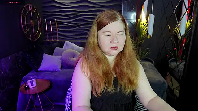 Snapshot of Mrs_Emilia chatting on 12.16.24 Mrs Emilia online show from 12.16.24