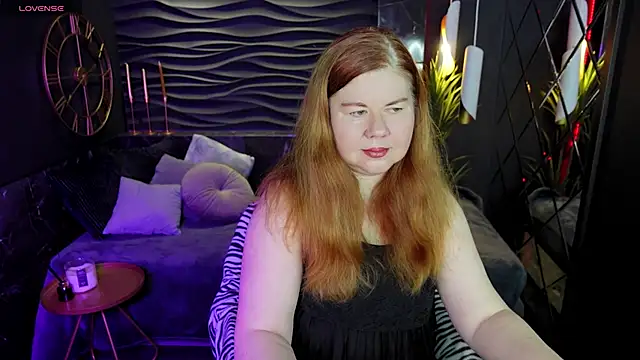 Snapshot of Mrs_Emilia chatting on 12.16.24 Mrs Emilia online show from 12.16.24