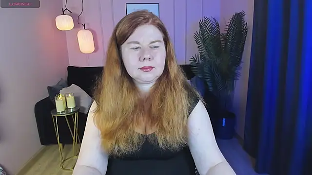 Snapshot of Mrs_Emilia chatting on 12.21.24 Mrs Emilia online show from 12.21.24