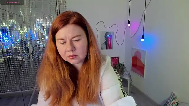 Snapshot of Mrs_Emilia chatting on 12.22.24 Mrs Emilia online show from 12.22.24