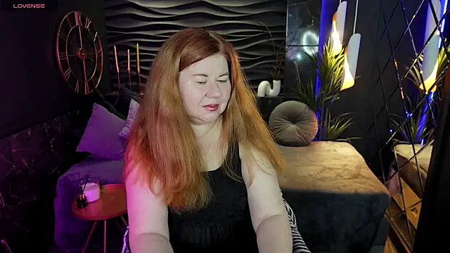 Snapshot of Mrs_Emilia chatting on 12.23.24 Mrs Emilia online show from 12.23.24