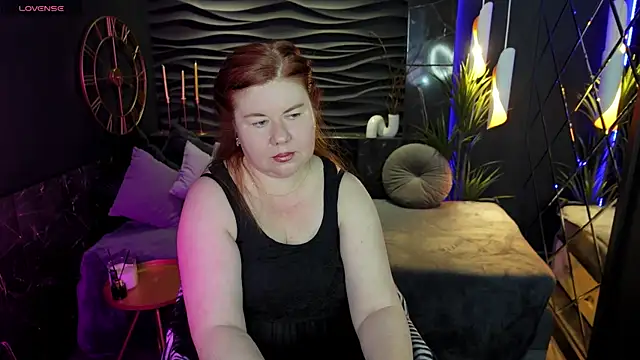 Snapshot of Mrs_Emilia chatting on 12.23.24 Mrs Emilia online show from 12.23.24