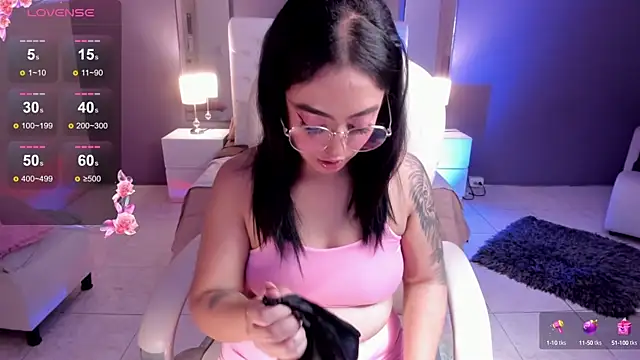 Snapshot of kim_thompson_1 chatting on 01.07.25 kim thompson 1 online show from 01.07.25