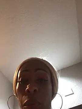 Snapshot of SlimBeenBadd1981 chatting on 01.03.25 SlimBeenBadd1981 online show from 01.03.25